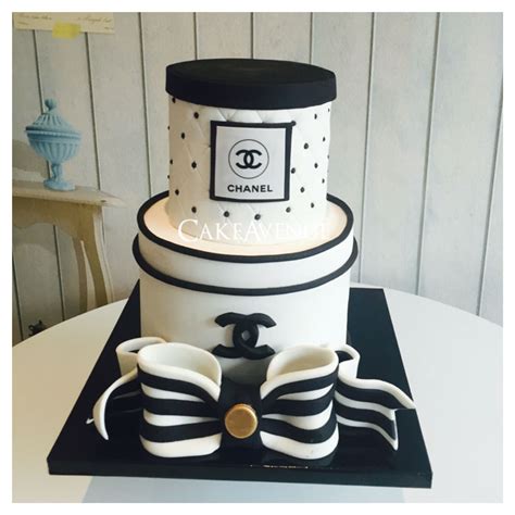 black and white chanel cake|trendy chanel cakes.